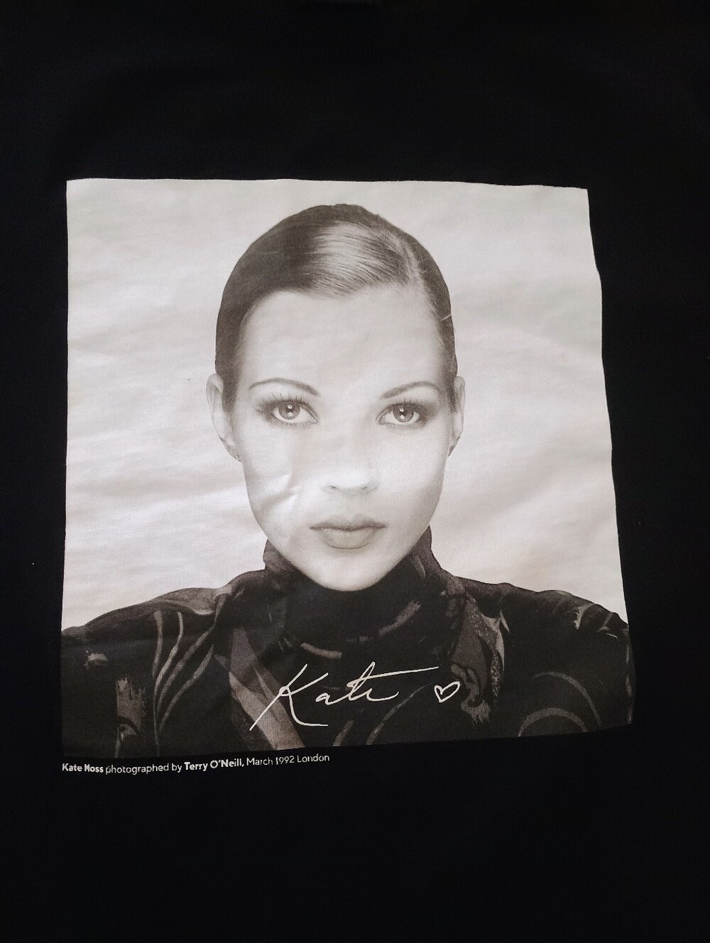 Zara Kate Moss Photo By Terry O'Neill 1992 London  Black Short Sleeve Crew neck